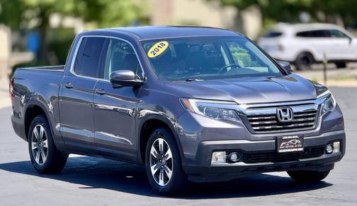 Modern Steel Metallic 2018 Honda Ridgeline RTL
