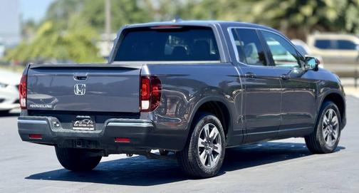 Modern Steel Metallic 2018 Honda Ridgeline RTL