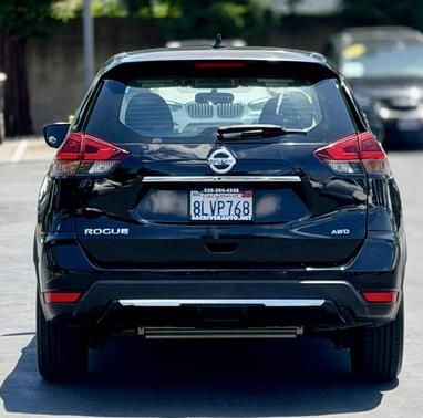 Magnetic Black 2018 Nissan Rogue SV