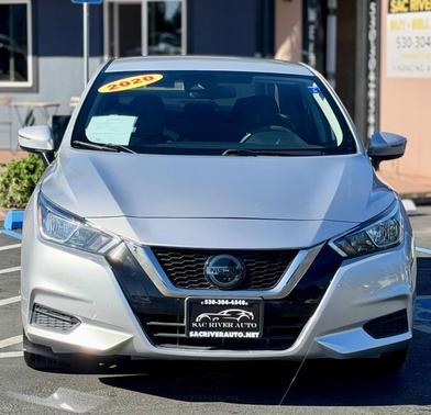 Brilliant Silver Metallic 2020 Nissan Versa 1.6 SV
