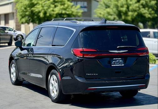 Charcoal 2022 Chrysler Pacifica Touring L