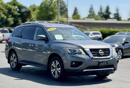 Gun Metallic 2019 Nissan Pathfinder SV