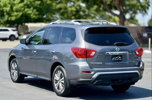 Gun Metallic 2019 Nissan Pathfinder SV
