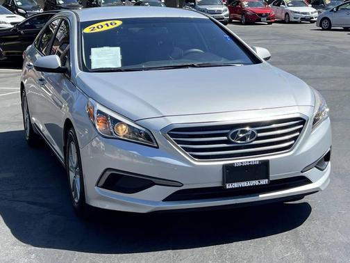 2016 Hyundai SONATA SE