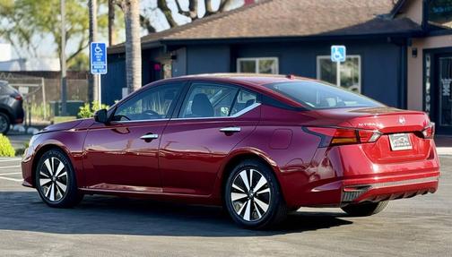 2021 Nissan Altima 2.5 SV