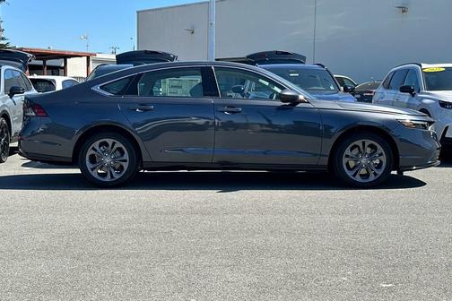 2025 Honda Accord Hybrid 