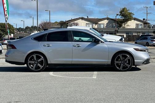 2025 Honda Accord Hybrid 