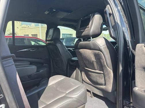 2017 Cadillac Escalade Platinum
