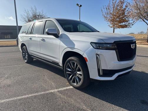 2023 Cadillac Escalade ESV Sport