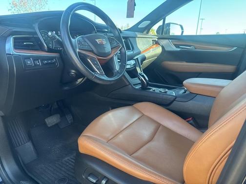 2022 Cadillac XT5 Premium Luxury