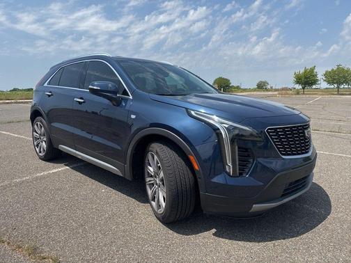 2020 Cadillac XT4 Premium Luxury