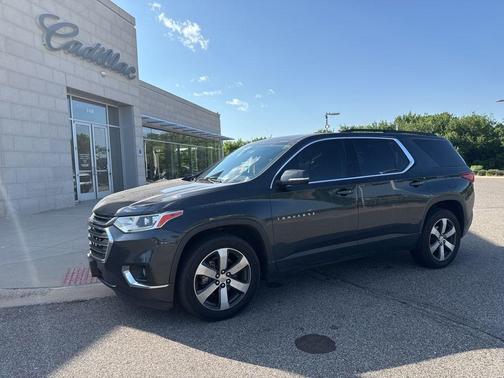 Graphite Metallic 2021 Chevrolet Traverse LT Leather