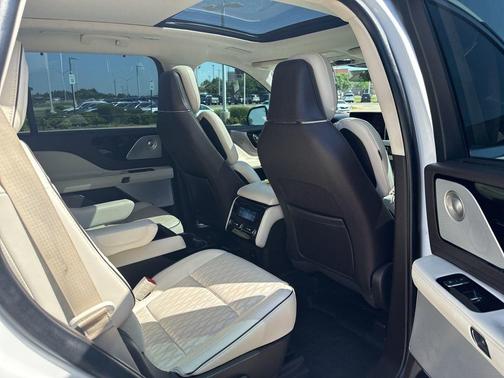 Pristine White 2021 Lincoln Aviator Black Label AWD