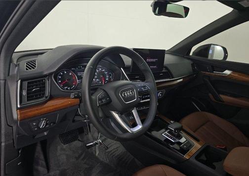 Mythos Black Metallic 2023 Audi Q5 45 S line quattro Premium
