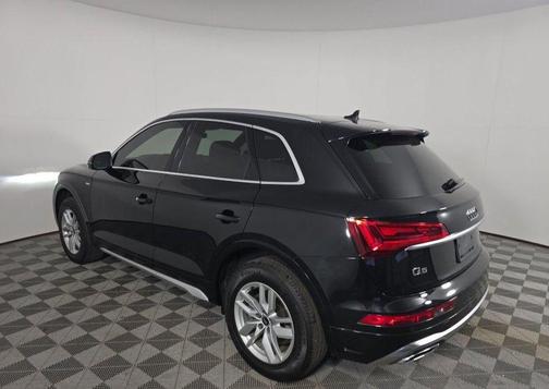 Mythos Black Metallic 2023 Audi Q5 45 S line quattro Premium