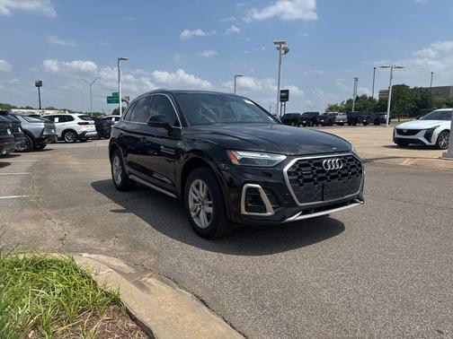 Mythos Black Metallic 2023 Audi Q5 45 S line quattro Premium