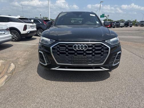 Mythos Black Metallic 2023 Audi Q5 45 S line quattro Premium