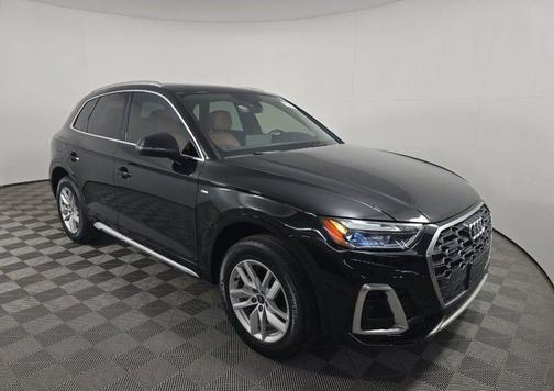 Mythos Black Metallic 2023 Audi Q5 45 S line quattro Premium