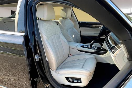 2018 BMW 750 i xDrive