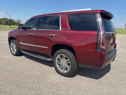 2017 Cadillac Escalade Standard