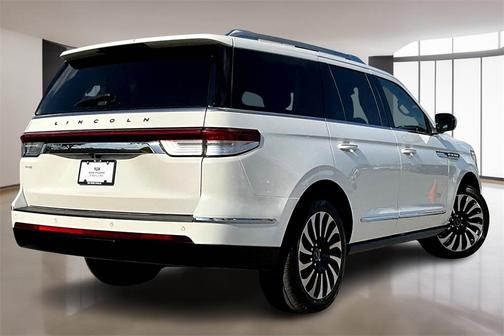 2022 Lincoln Navigator Black Label