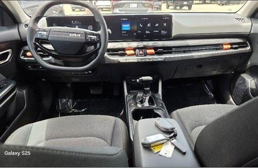Aurora Black Pearl 2025 Kia K4 LX