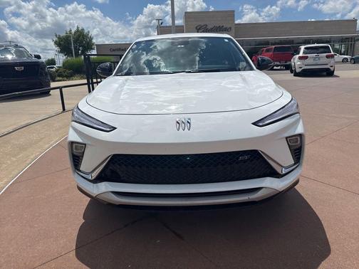 Summit White 2024 Buick Envista Sport Touring