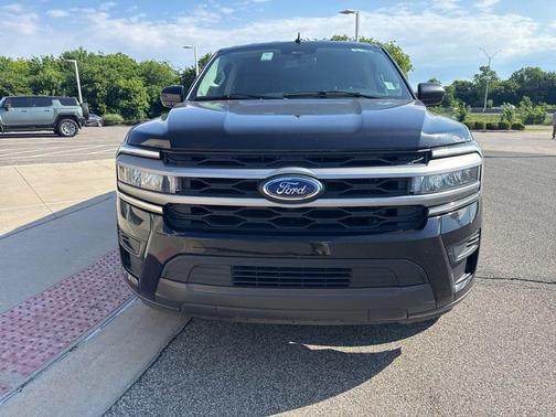 Agate Black Metallic 2024 Ford Expedition XLT