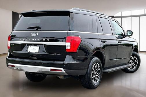 Agate Black Metallic 2024 Ford Expedition XLT