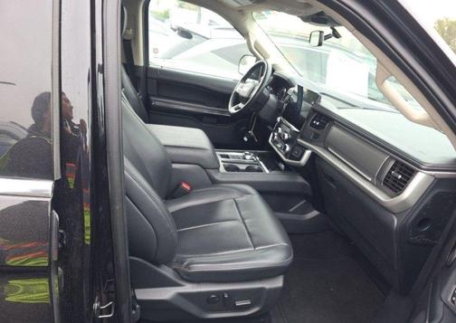 Agate Black Metallic 2024 Ford Expedition XLT