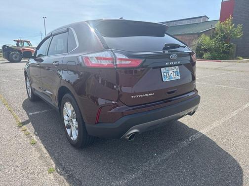 Burgundy Velvet Metallic Tinted Clearcoat 2024 Ford Edge Titanium