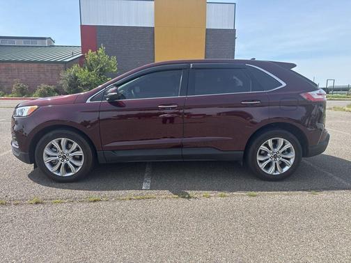 Burgundy Velvet Metallic Tinted Clearcoat 2024 Ford Edge Titanium