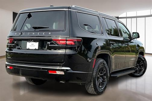 2023 Jeep Wagoneer Base