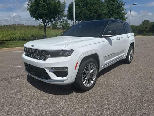 2023 Jeep Grand Cherokee Summit