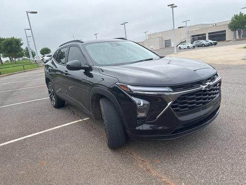 Mosaic Black Metallic 2024 Chevrolet Trax 2RS