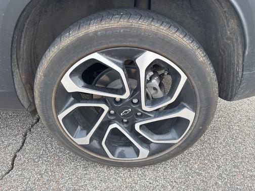 Mosaic Black Metallic 2024 Chevrolet Trax 2RS