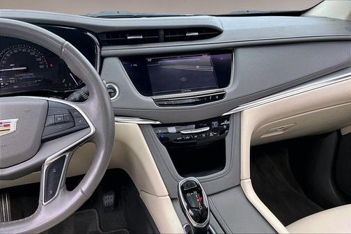 2017 Cadillac XT5 Premium Luxury