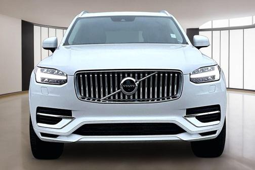 Crystal White Metallic 2022 Volvo XC90 Recharge Plug-In Hybrid T8 Inscription Expression 7 Passenger