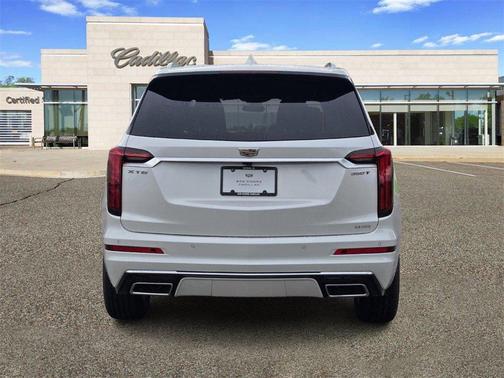 2025 Cadillac XT6 Luxury FWD