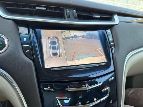 Crystal White Tri-Coat 2016 Cadillac XTS Premium Collection