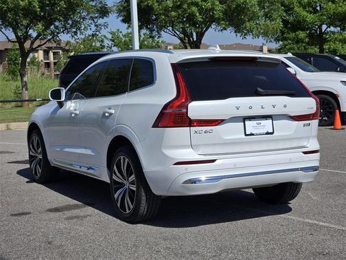 2022 Volvo XC60 B5 Inscription