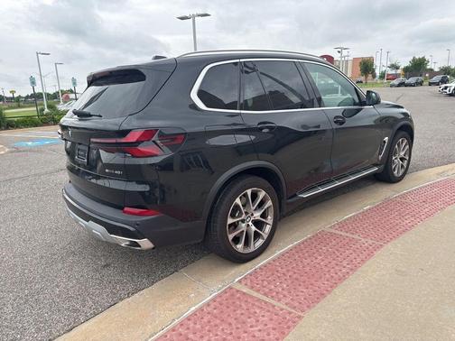 Black Sapphire Metallic 2025 BMW X5 sDrive40i