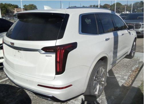 2022 Cadillac XT6 Premium Luxury FWD