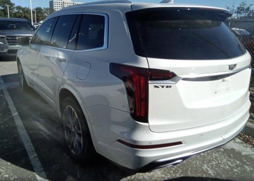 2022 Cadillac XT6 Premium Luxury FWD