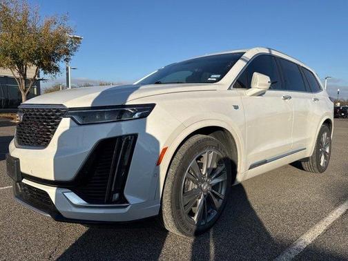 2022 Cadillac XT6 Premium Luxury FWD