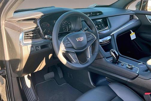 2026 Cadillac XT5 Luxury