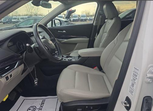 2023 Cadillac XT4 Luxury