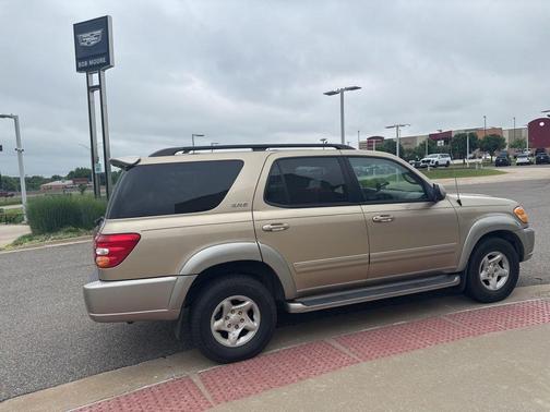 2002 Toyota Sequoia SR5