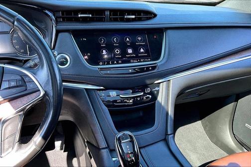 Stellar Black Metallic 2021 Cadillac XT5 Premium Luxury