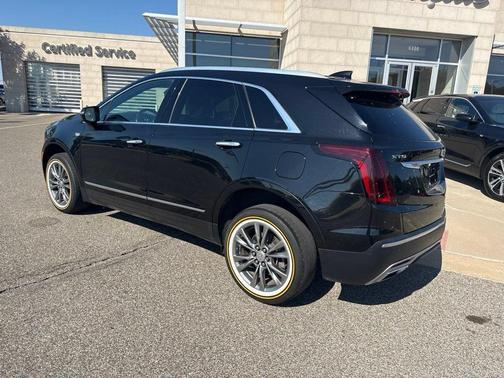 Stellar Black Metallic 2021 Cadillac XT5 Premium Luxury